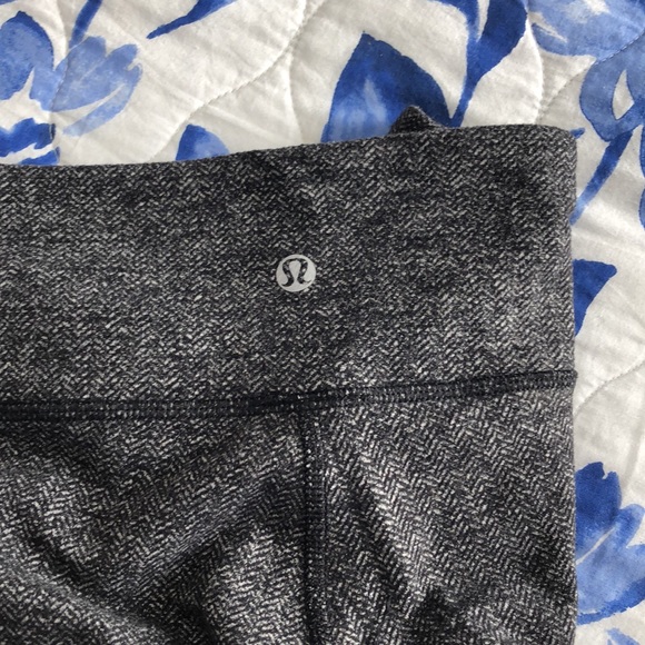 Lululemon Heringbone full length tights. - Picture 2 of 4